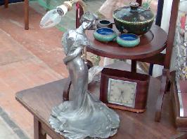 Lampe Art Nouveau - signee Louis Bessin
