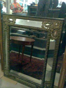 Miroir mural à pare close