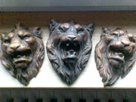 Têtes de lion bois sculpté - fin XVIIIe
