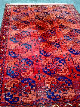 Tapis afghan Boukhara à 21 guls Ersari