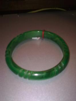 Bracelet en bakélite verte