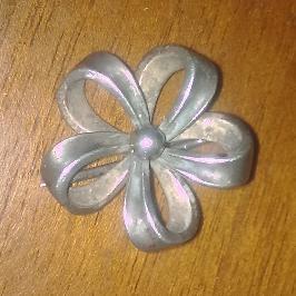 Broche en argent forme de ruban 5 boucles