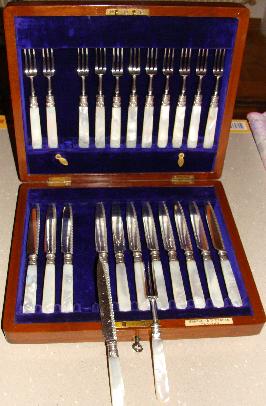 Coffret 12 cout.+ fourch.dessert-1912-Sheffield-Harrison