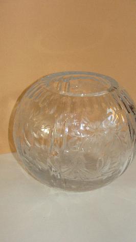 Vase en cristal taille en forme de boule